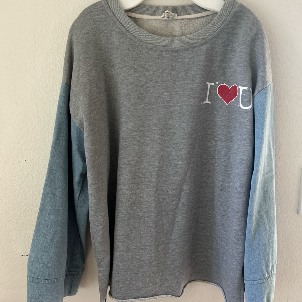 Women’s POL Gray and Blue Crew Neck pullover Sweater size Large‎ I❤️u/i❤️me more